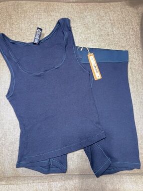 Skims - NWT Women’s Navy Cotton Ribbed Tank & Bike Short Set Size Medium
